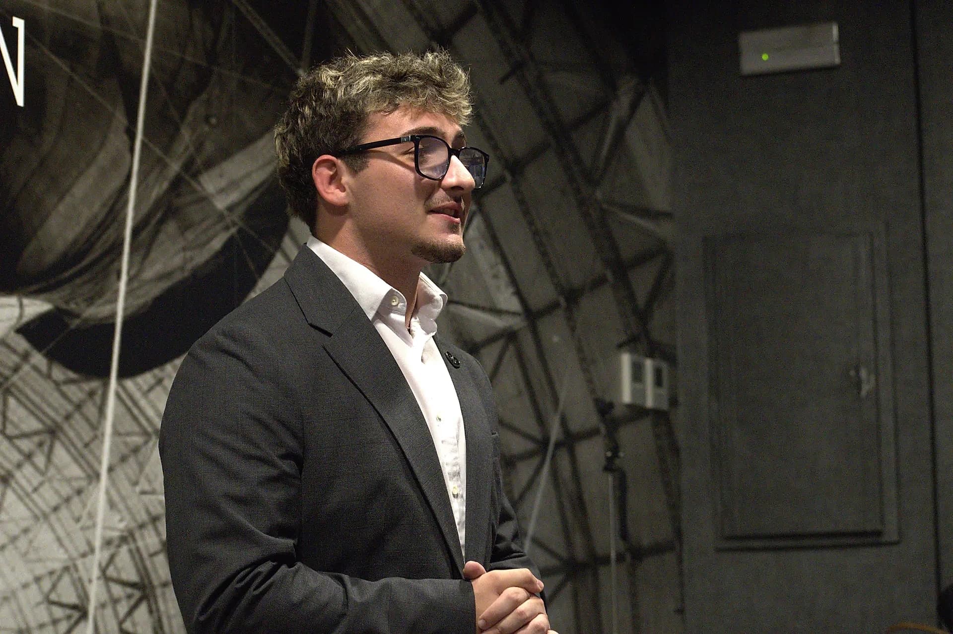 Ángel Ruiz | Mago e Ilusionista profesional en Las Matas