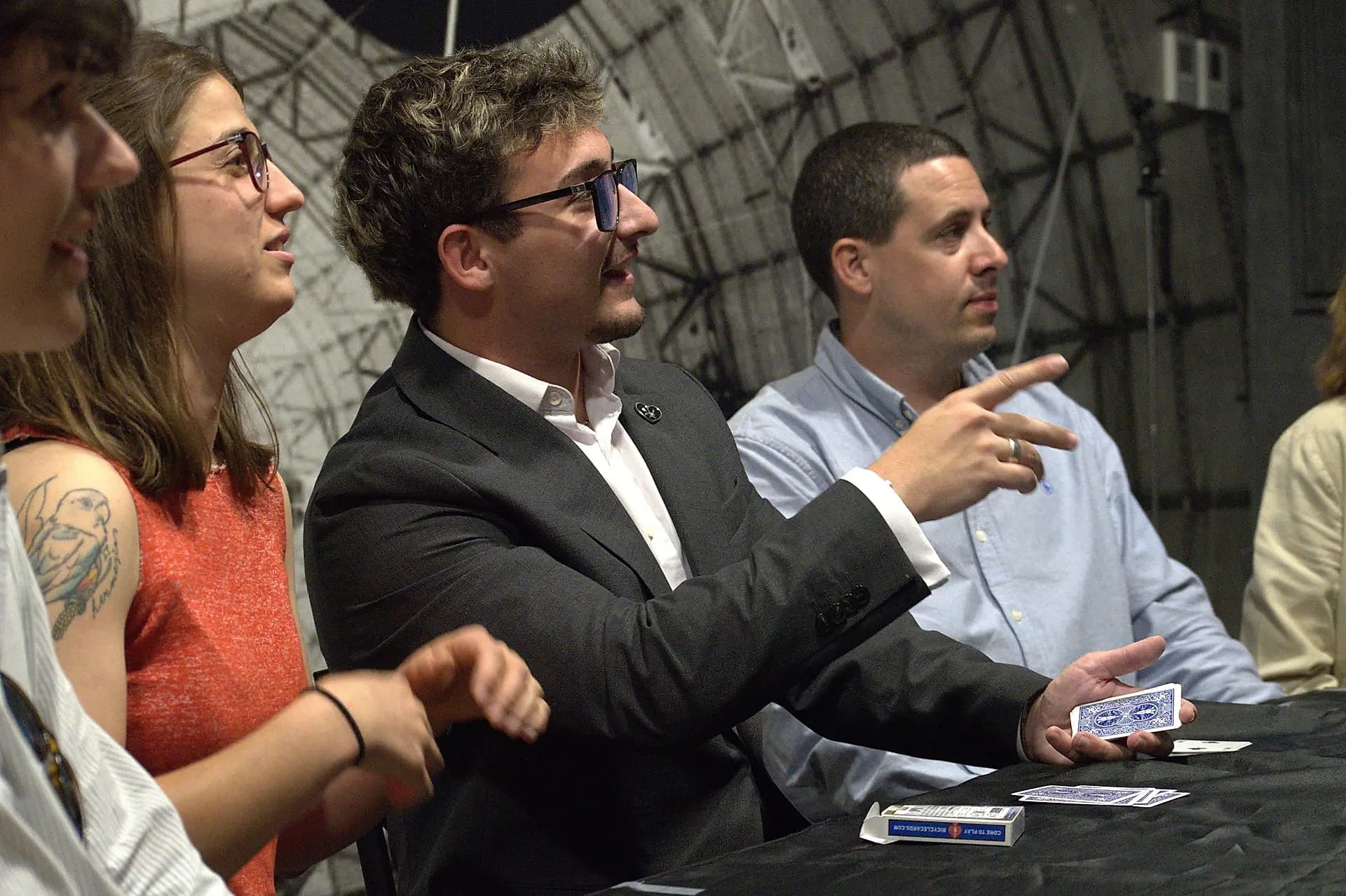 Ángel Ruiz | Mago e Ilusionista profesional en Pozuelo de Alarcón